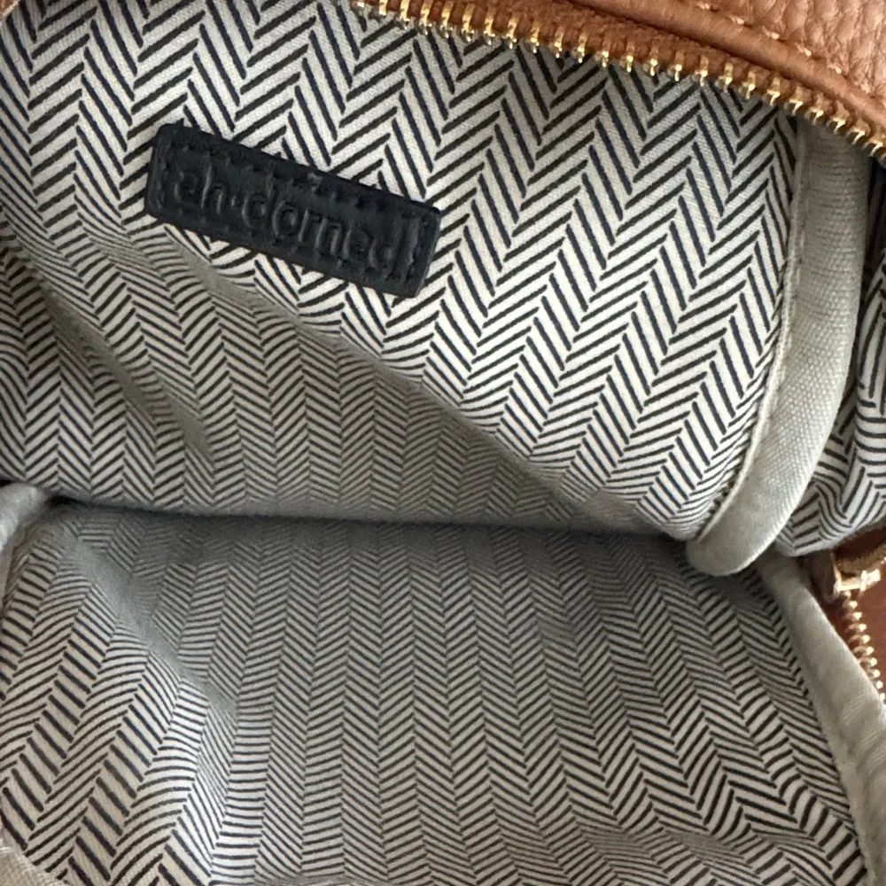 ah-dorned Women's Tan Crossbody Sling Bag Crossbody with Patterned Strap EUC - Picture 3 of 15